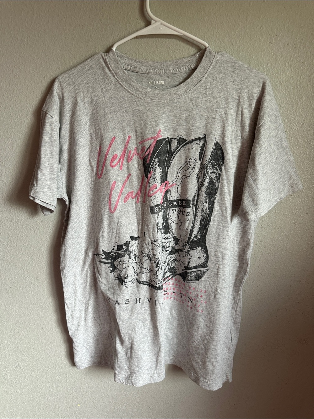 Hollister velvet ballet cowboy cowgirl boot tee